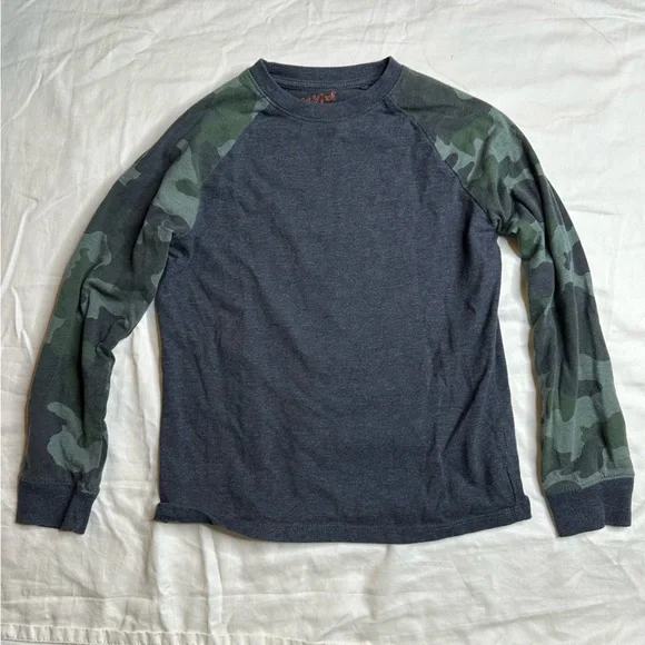 Boys size 6 pants, shirt, sweatshirt bundle - Picture 5 of 5